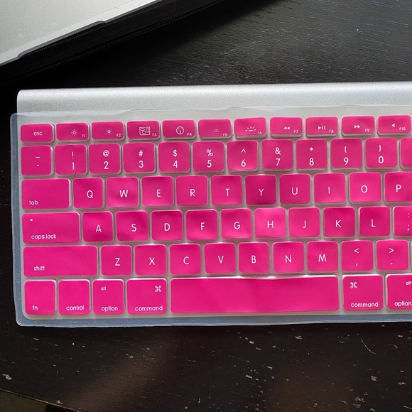 MacBook Keyboard Cover Silicone Skin - Picture 5 of 5